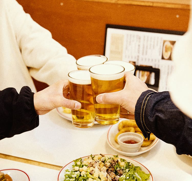 乾杯シーン
